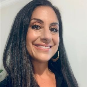 Meet your Posher, Lina